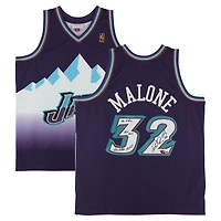 Maillot Swingman violet Mitchell & Ness 1996 extérieur, signé par Karl Malone (Utah Jazz), avec plusieurs inscriptions - Édition limitée à 5 exemplaires