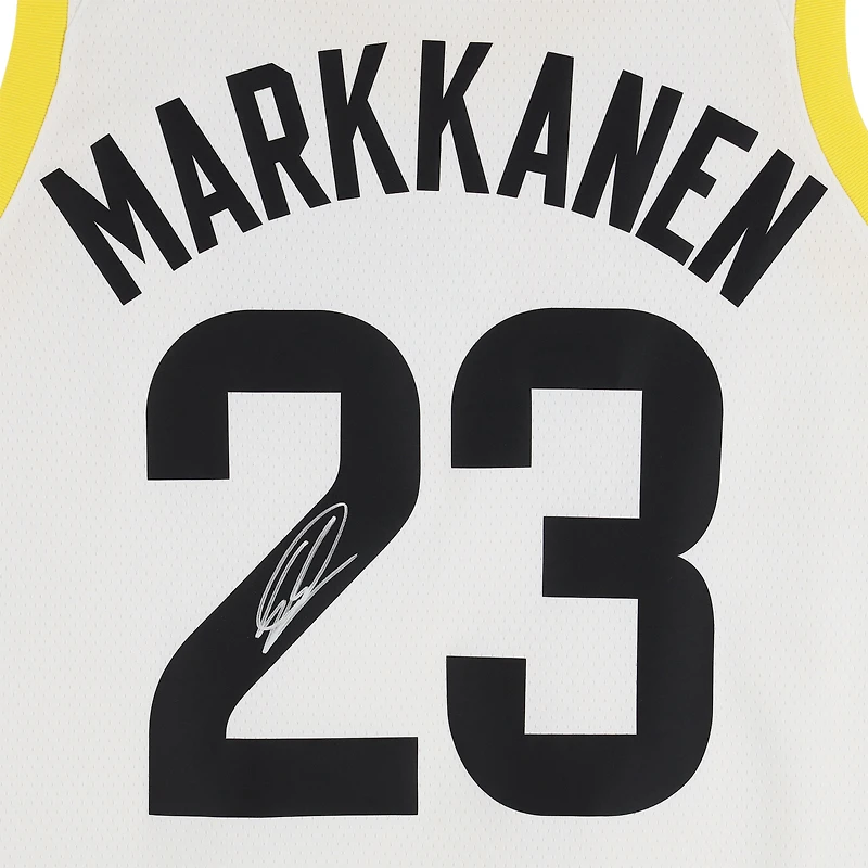 Maillot Nike Swingman blanc dédicacé par Lauri Markkanen du Utah Jazz