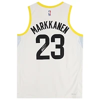 Maillot Nike Swingman blanc dédicacé par Lauri Markkanen du Utah Jazz