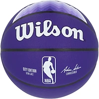 Ballon de basket-ball Wilson City Collector 2023-24 autographié par Lauri Markkanen du Utah Jazz
