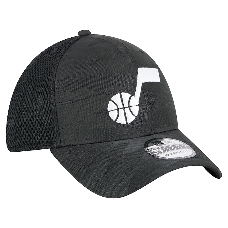 Casquette New Era 39THIRTY Flex noire Utah Jazz à motif camouflage subtil pour homme