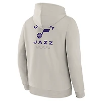 Sweat à capuche premium blanc cassé Utah Jazz Crossover Collection Blocked Shot pour homme