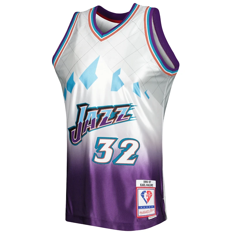 Mitchell & Ness Karl Malone Platine Utah Jazz 1996/97 Hardwood Classics 75e Anniversaire Swingman Maillot Homme