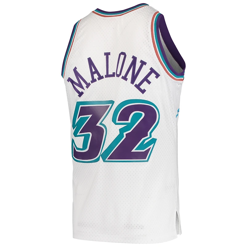 Maillot Swingman Mitchell & Ness Karl Malone blanc Utah Jazz 1996/97 Hardwood Classics pour hommes