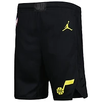 Short de performance Swingman pour jeune Jordan Brand Utah Jazz Statement Edition noir
