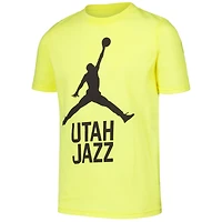T-shirt Jordan Brand doré avec logo Utah Jazz Essential Jumpman pour jeune