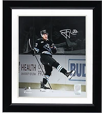 Photo dédicacée de JJ Peterka (Utah Mammoth) - Maillot noir 8" x 10" - Mise en avant