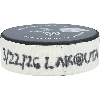 Rondelle de but utilisée par Lawson Crouse (Utah Mammoth) lors du match du 22 mars 2026 contre les Kings de Los Angeles