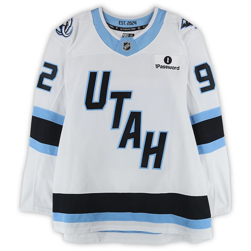 Maillot blanc n° 92 de Logan Cooley (Utah Mammoth), porté lors de matchs entre le 14 décembre 2025 et le 28 mars 2026.