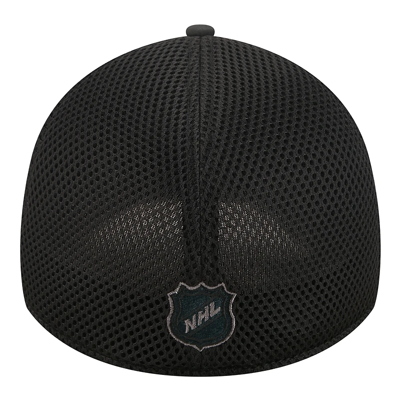Men's New Era  Black Utah Mammoth Blackout 39THIRTY Flex Fit Hat