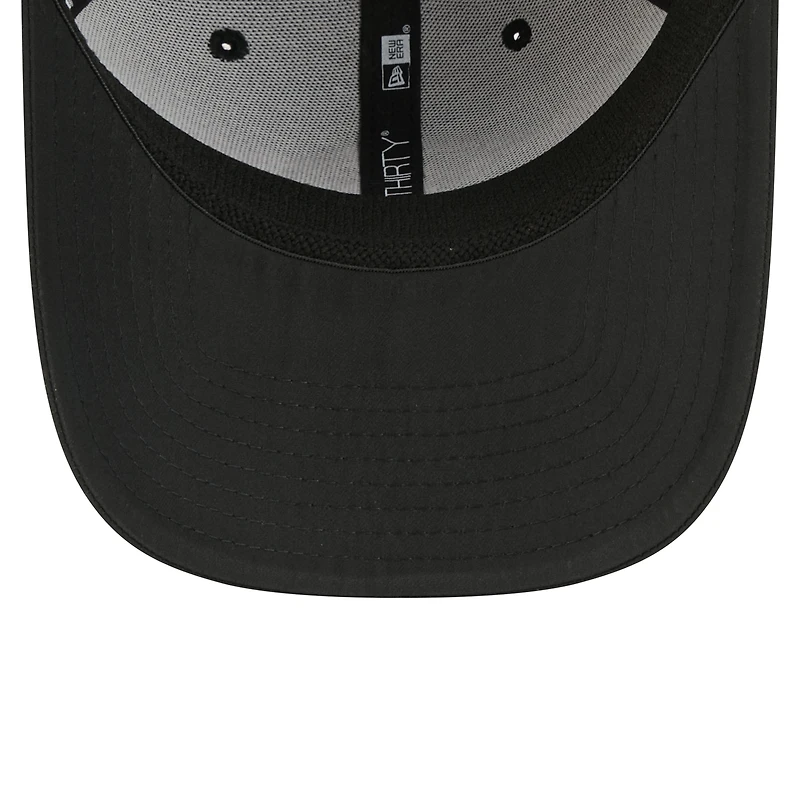 Men's New Era  Black Utah Mammoth Blackout 39THIRTY Flex Fit Hat