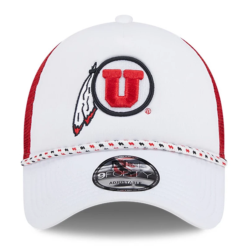 Casquette de camionneur réglable Utah Utes Court Sport Foam A-Frame 9FORTY New Era blanc/rouge pour hommes