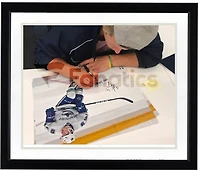 Photo de patinage autographiée de Brock Boeser (Canucks de Vancouver) de ses débuts dans la LNH (40,6 x 50,8 cm) avec inscription « Débuts dans la LNH le 25/03/2017 ».