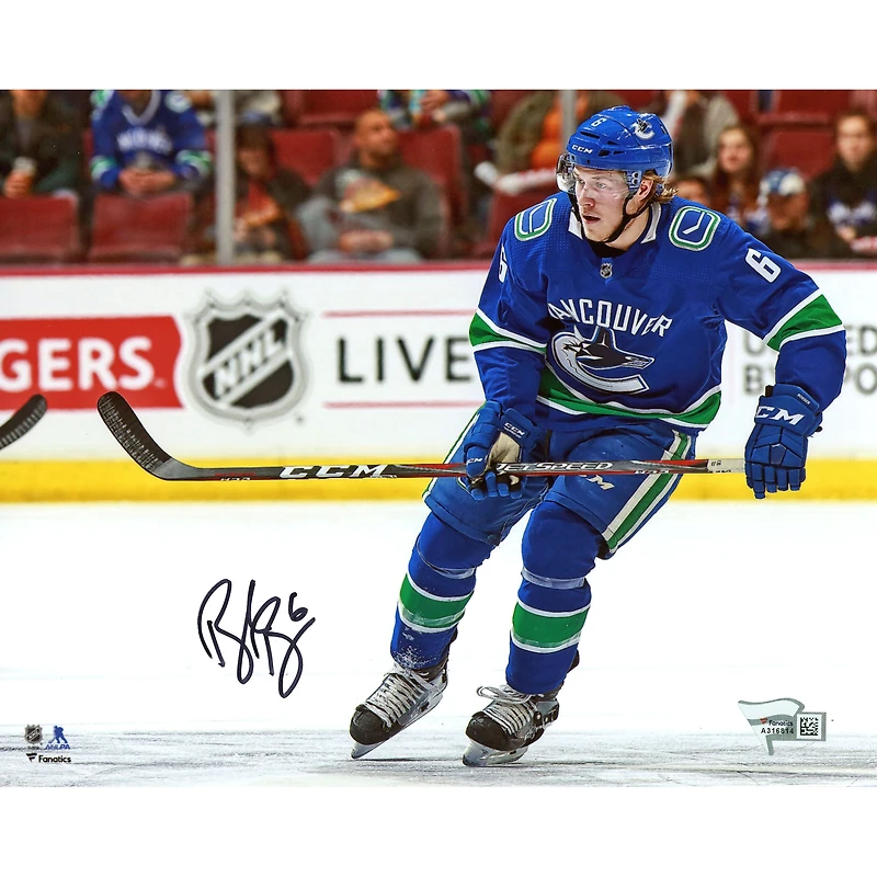 Brock Boeser Vancouver Canucks dédicacé 8 "x 10" photographie de patinage horizontal en maillot bleu