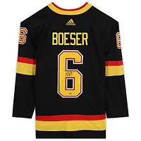 Maillot authentique Adidas noir alternatif autographié de Brock Boeser, joueur des Canucks de Vancouver.