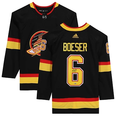 Maillot authentique Adidas noir alternatif autographié de Brock Boeser, joueur des Canucks de Vancouver.