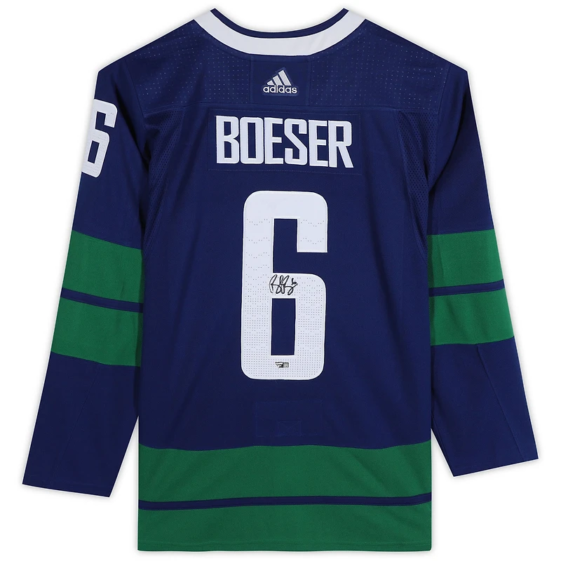Maillot authentique Adidas bleu alternatif autographié de Brock Boeser, des Canucks de Vancouver