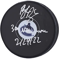 Rondelle de hockey autographiée par Brock Boeser des Canucks de Vancouver avec l'inscription « 300th NHL Game 2/24/22 »