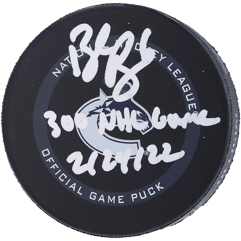 Rondelle de match officielle autographiée par Brock Boeser des Canucks de Vancouver avec l'inscription « 300th NHL Game 2/24/22 »