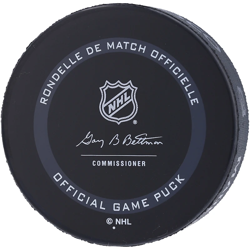 Rondelle de match officielle autographiée par Brock Boeser des Canucks de Vancouver avec l'inscription « 300th NHL Game 2/24/22 »