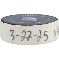 Rondelle de but utilisée par Brock Boeser lors du match des Canucks de Vancouver contre les Rangers de New York, le 22 mars 2025