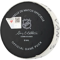 Rondelle de but utilisée par Brock Boeser lors du match des Canucks de Vancouver contre les Rangers de New York, le 22 mars 2025