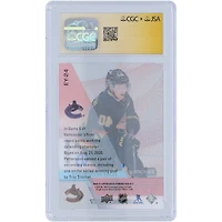 Carte autographiée 2020-21 Upper Deck Synergy Exceptional Young Stars #EY-24 #/749 des Canucks de Vancouver par Elias Pettersson, carte autographe authentifiée CGC Fanatics Witnessed Auto 10