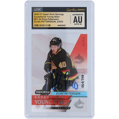 Carte autographiée 2020-21 Upper Deck Synergy Exceptional Young Stars #EY-24 #/749 des Canucks de Vancouver par Elias Pettersson, carte autographe authentifiée CGC Fanatics Witnessed Auto 10