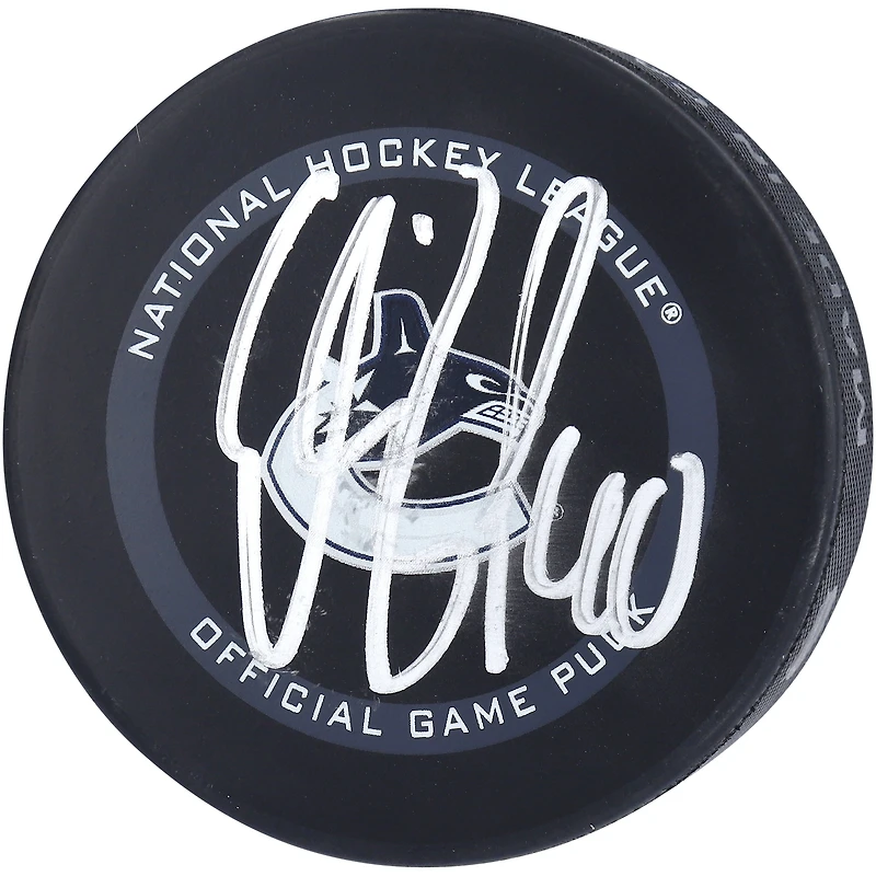 Rondelle de match officielle autographiée par Elias Pettersson des Canucks de Vancouver pour la saison 2021