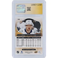 Carte autographiée 2023-24 Upper Deck Artifacts rose n° 109 des Canucks de Vancouver par Elias Pettersson, carte authentifiée CGC Fanatics, 9,5/10