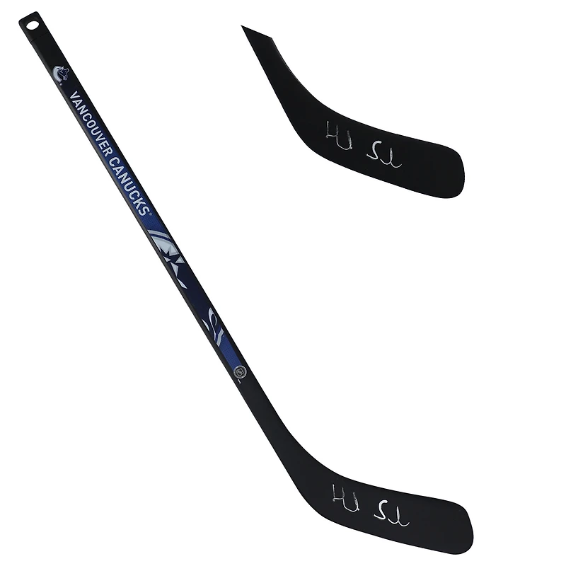 Mini bâton de hockey composite autographié par Henrik Sedin des Canucks de Vancouver