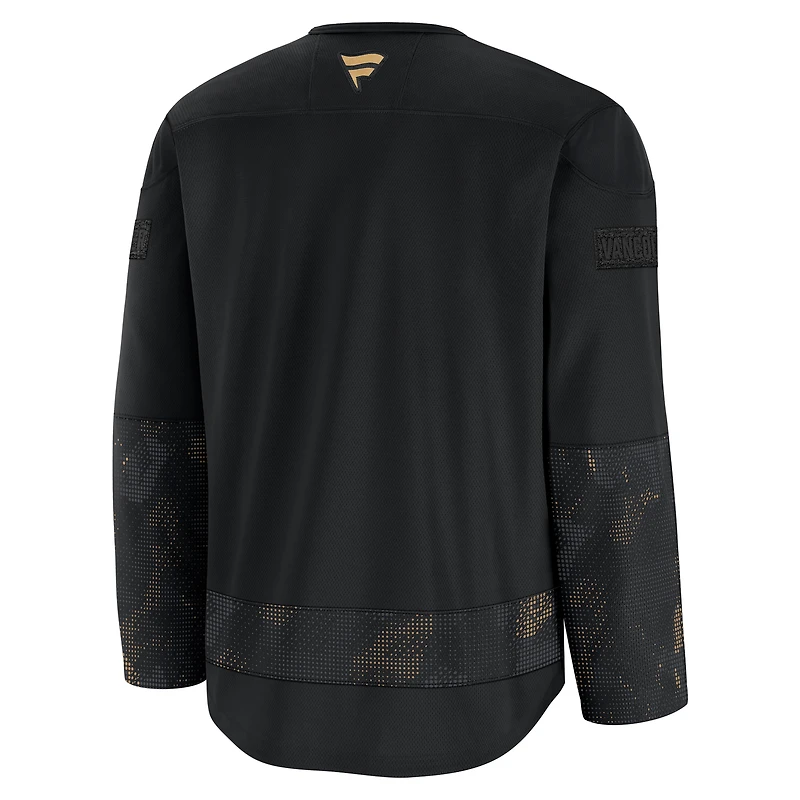 Maillot d'entraînement d'appréciation militaire Fanatics Black Vancouver Canucks 2024 pour hommes