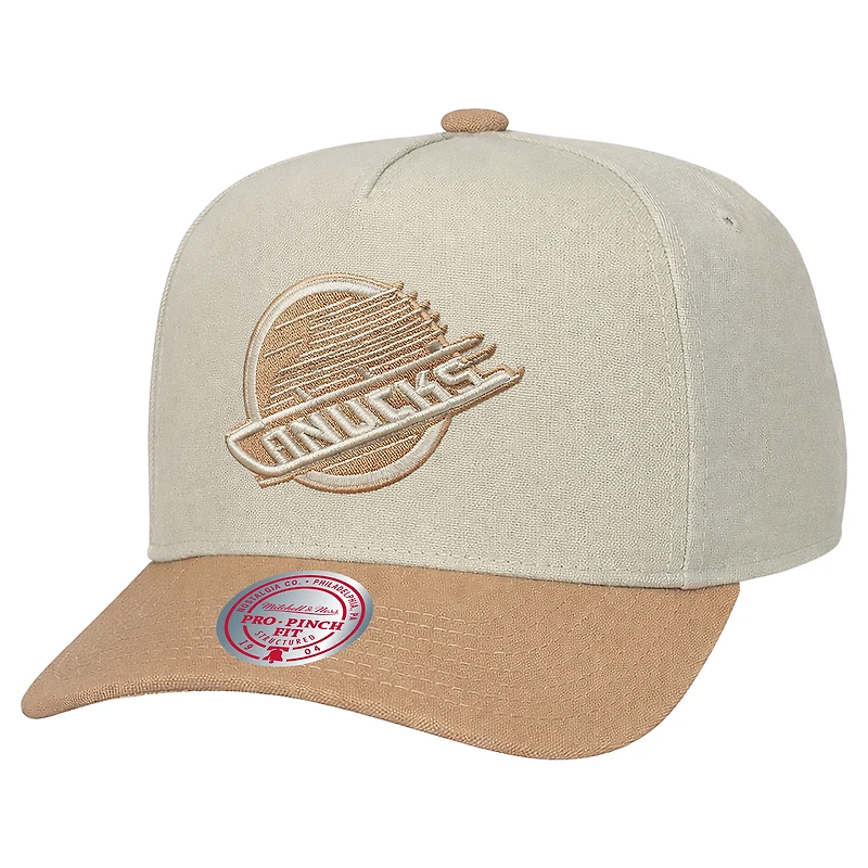 Men's Mitchell & Ness Vancouver Canucks Chalk Dust Snapback Hat