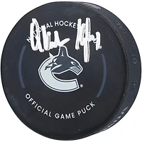 Rondelle de match officielle autographiée par Quinn Hughes des Canucks de Vancouver