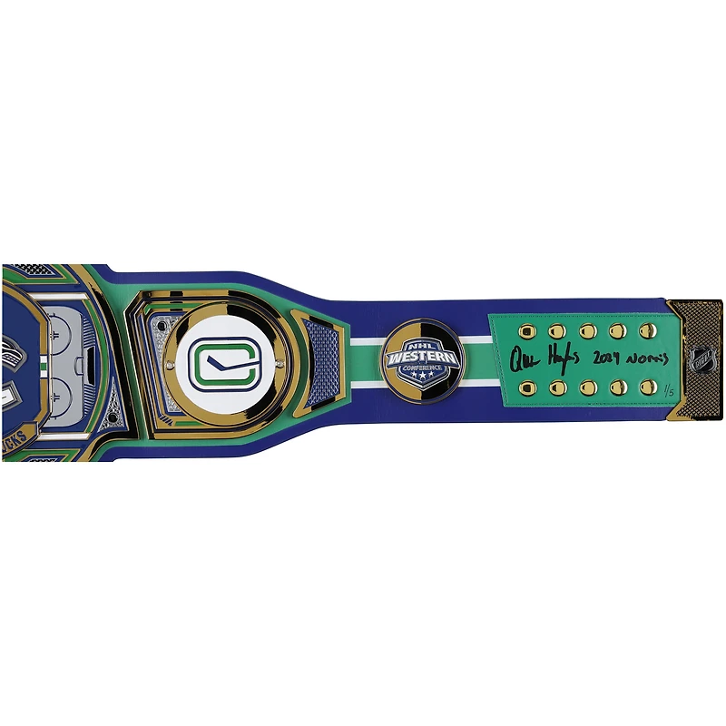 Ceinture de titre WWE Legacy autographiée par Quinn Hughes des Vancouver Canucks avec inscription « 2024 Norris » - Édition limitée n° 1/5