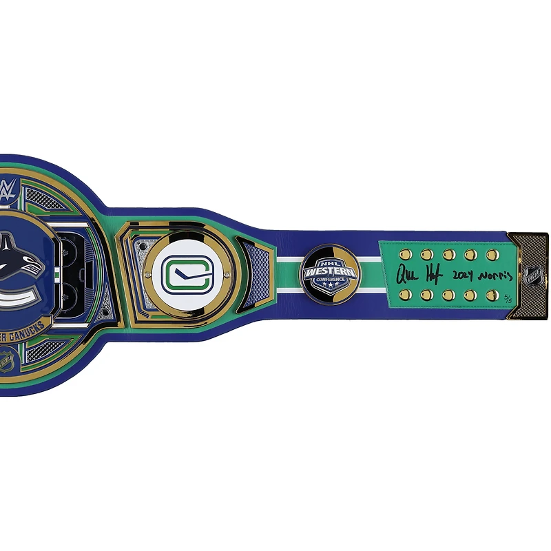 Ceinture de titre WWE Legacy autographiée par Quinn Hughes des Vancouver Canucks avec inscription « 2024 Norris