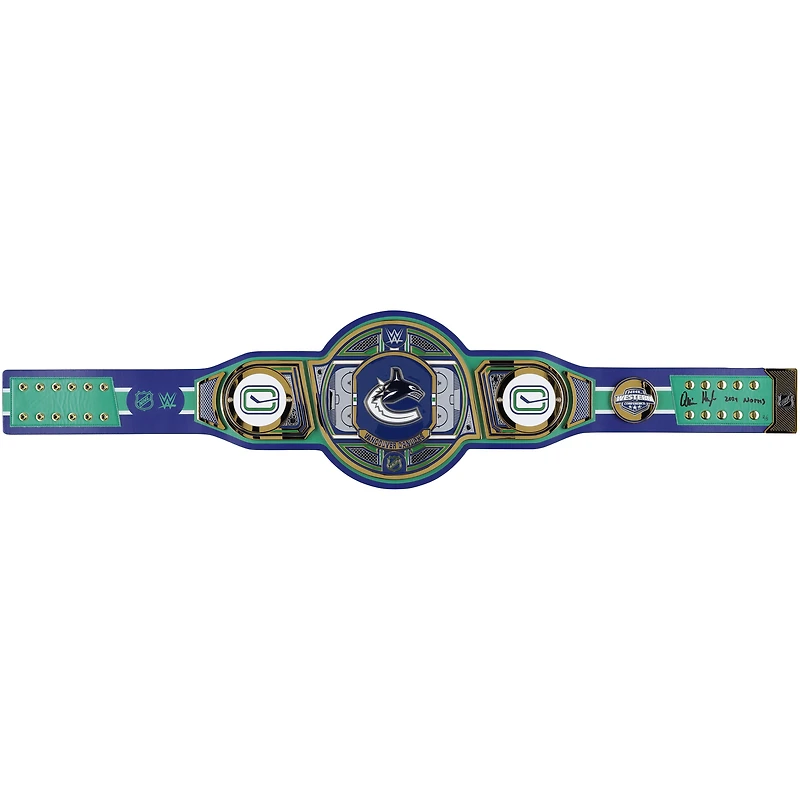 Ceinture de championne WWE Legacy autographiée par Quinn Hughes des Vancouver Canucks avec inscription « 2024 Norris » - Édition limitée à 5 exemplaires