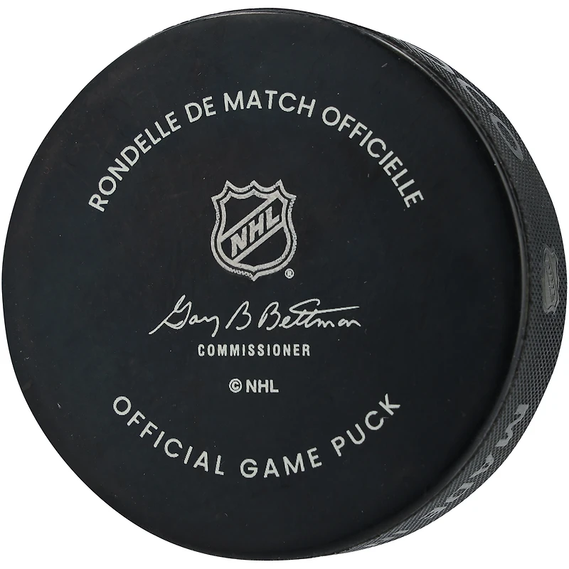 Rondelle de match officielle autographiée par Teddy Blueger des Canucks de Vancouver