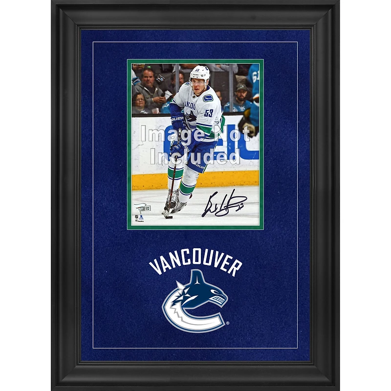 Cadre photo vertical de luxe 8 po x 10 po des Canucks de Vancouver avec logo de l'équipe