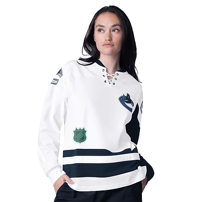 T-shirt à lacets manches longues pour femme Starter White Vancouver Canucks Hat Trick