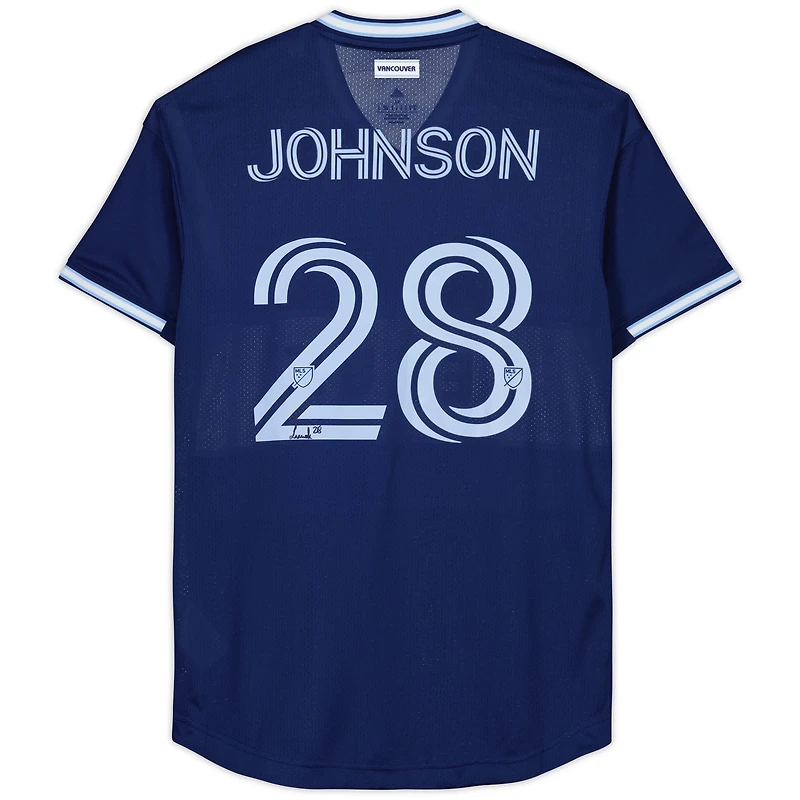 Maillot bleu marine dédicacé #28 de Levonte Johnson des Vancouver Whitecaps FC lors de la saison 2023 de la MLS