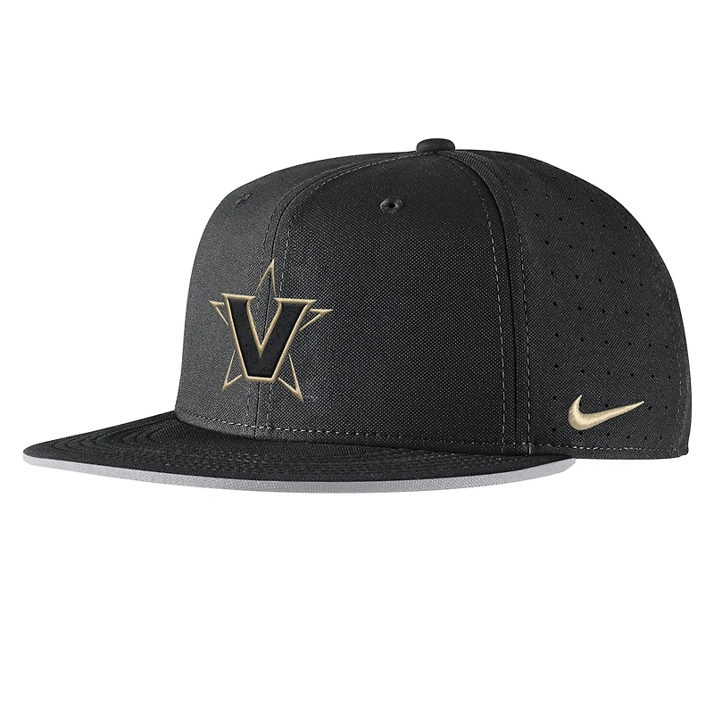 Casquette ajustée Nike True Dri-FIT noire pour homme, Vanderbilt Commodores 2025.