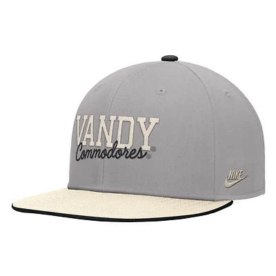 Casquette Nike grise Vanderbilt Commodores Vintage Script Pro Dri-FIT Snapback pour homme