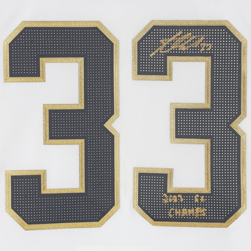 Maillot adidas authentique blanc autographié par Adin Hill Vegas Golden Knights et écusson de la finale de la Coupe Stanley 2023 avec l'inscription « 2023 SC Champs »