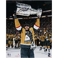 Photographie autographiée de 16" x 20" de Brayden McNabb, champion de la Coupe Stanley 2023, lors de la levée de la Coupe
