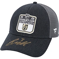 Casquette officielle de vestiaire autographiée par Brayden McNabb des Vegas Golden Knights, champions de la Coupe Stanley 2023