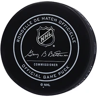Rondelle de match officielle autographiée par Brayden McNabb Vegas Golden Knights