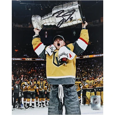 Photographie autographiée de 8" x 10" de Jack Eichel des Golden Knights de Vegas, champions de la Coupe Stanley 2023