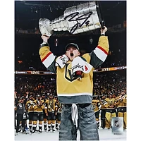 Photographie autographiée de 8" x 10" de Jack Eichel des Golden Knights de Vegas, champions de la Coupe Stanley 2023