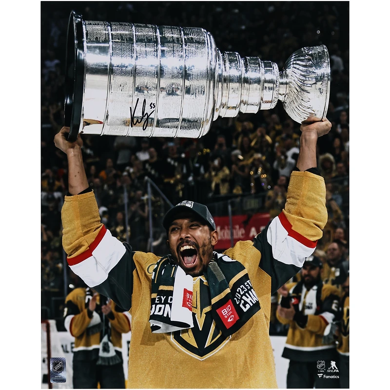 Photographie autographiée de 16" x 20" de Keegan Kolesar, champion de la Coupe Stanley 2023 des Golden Knights de Vegas
